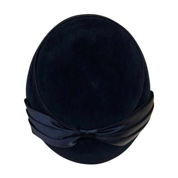 1950s Black Velour Hat w/ Satin Ribbon Bow – Vintage Cloche / Pillbox Style main image 4